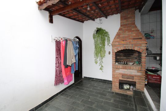 Quintal de casa à venda com 4 quartos, 182m² em Jardim Nossa Senhora do Carmo, São Paulo
