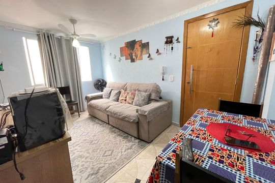 Sala de apartamento à venda com 2 quartos, 47m² em Conjunto Promorar Raposo Tavares, São Paulo