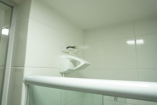 Banheiro Social de apartamento para alugar com 2 quartos, 46m² em Residencial Parati, São Carlos