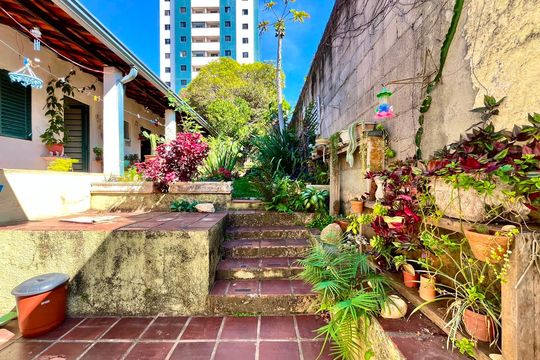 Quintal de casa à venda com 3 quartos, 448m² em Taquaral, Campinas