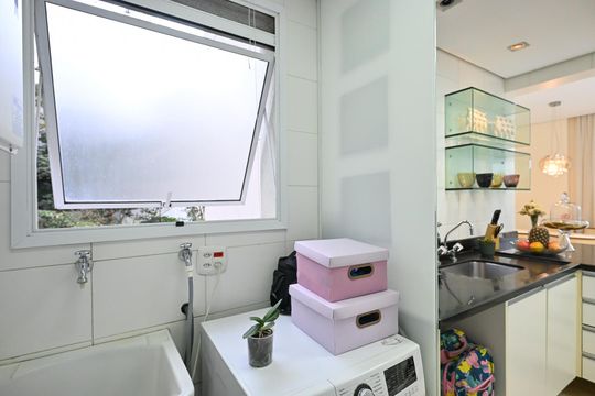 Área de Serviço  de apartamento para alugar com 1 quarto, 76m² em Vila Suzana, São Paulo
