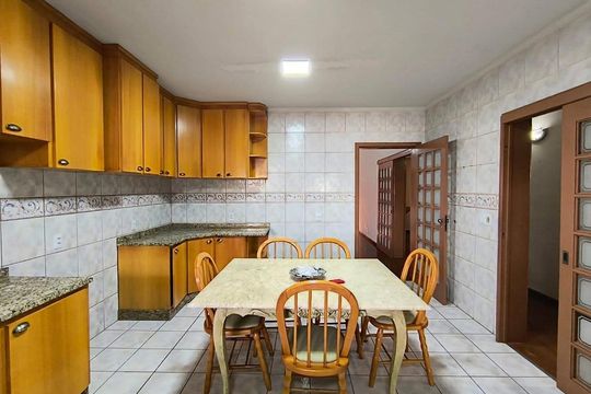 Cozinha de casa para alugar com 3 quartos, 202m² em Dom Feliciano, Gravataí