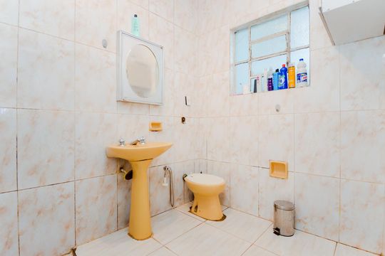 Banheiro de casa para alugar com 3 quartos, 129m² em Jardim Guimaraes, Guarulhos