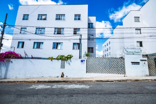 Fachada de apartamento para alugar com 2 quartos, 55m² em Vila Jardim Leblon, Belo Horizonte