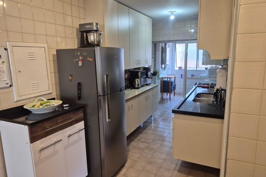 Cozinha de apartamento à venda com 4 quartos, 156m² em Vila Pirajussara, São Paulo