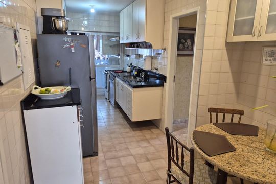 Apartamento à venda com 4 quartos, 156m² em Vila Pirajussara, São Paulo