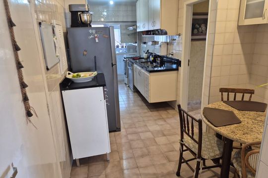 Cozinha de apartamento à venda com 4 quartos, 156m² em Vila Pirajussara, São Paulo