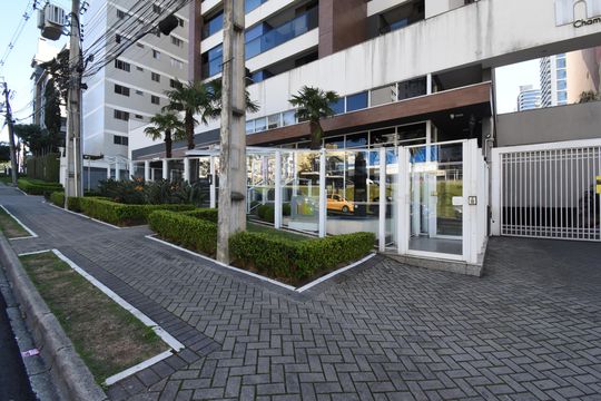 Fachada de kitnet/studio para alugar com 1 quarto, 33m² em Campina do Siqueira, Curitiba