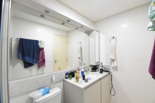 Banheiro do Studio de kitnet/studio para alugar com 1 quarto, 33m² em Campina do Siqueira, Curitiba