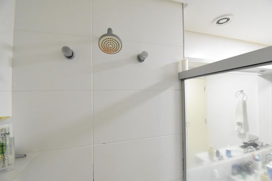 Banheiro do Studio de kitnet/studio para alugar com 1 quarto, 33m² em Campina do Siqueira, Curitiba