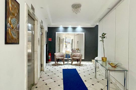 Hall de entrada de apartamento à venda com 2 quartos, 75m² em Jardim Paulista, São Paulo