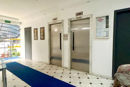 Hall de entrada de apartamento à venda com 2 quartos, 75m² em Jardim Paulista, São Paulo