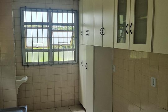 Cozinha/Área de serviço de apartamento para alugar com 2 quartos, 48m² em Rio Pequeno, São Paulo