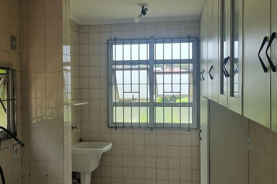 Área de serviço de apartamento para alugar com 2 quartos, 48m² em Rio Pequeno, São Paulo