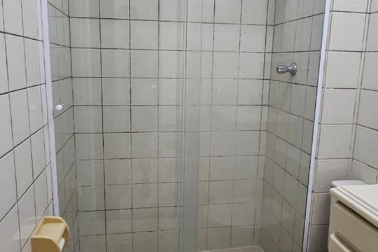 Banheiro de apartamento para alugar com 2 quartos, 48m² em Rio Pequeno, São Paulo