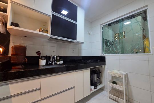Cozinha de casa à venda com 2 quartos, 114m² em Jardim Atlântico, Belo Horizonte