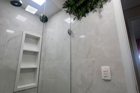 Banheiro social de apartamento à venda com 2 quartos, 56m² em Vila da Saúde, São Paulo