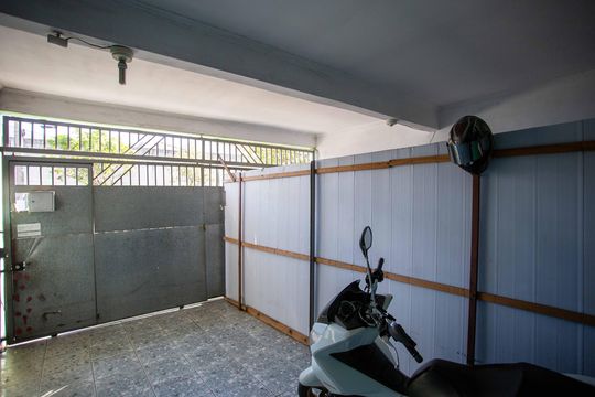 Garagem de casa à venda com 3 quartos, 284m² em Conceição, Diadema
