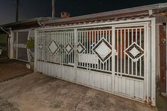 Fachada  de casa à venda com 2 quartos, 95m² em Jardim Picerno I, Sumaré