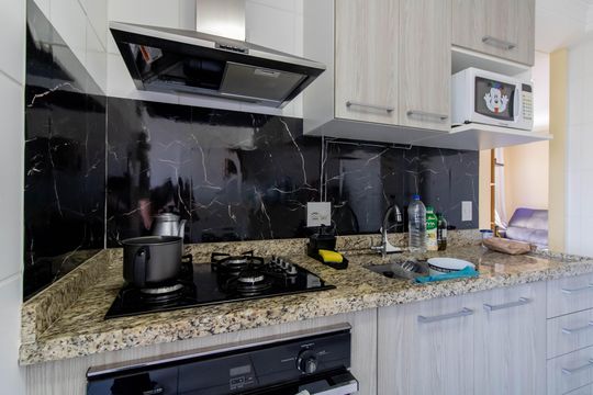 Cozinha de apartamento para alugar com 2 quartos, 49m² em Jardim Rossi, Guarulhos