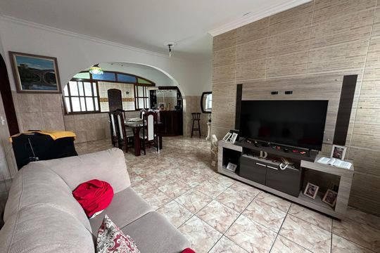 Casa para alugar com 4 quartos, 330m² em Japuí, São Vicente
