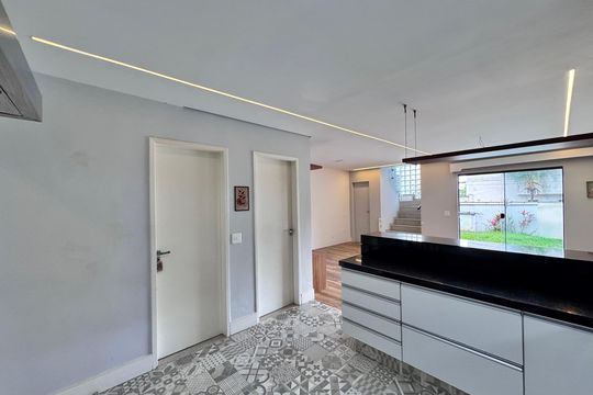 Cozinha de casa de condomínio à venda com 4 quartos, 180m² em Guaratiba, Rio de Janeiro