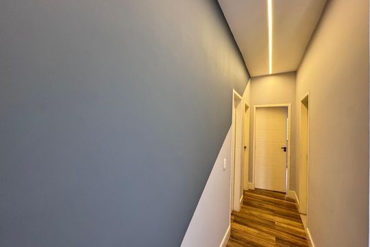Corredor de casa de condomínio à venda com 4 quartos, 180m² em Guaratiba, Rio de Janeiro