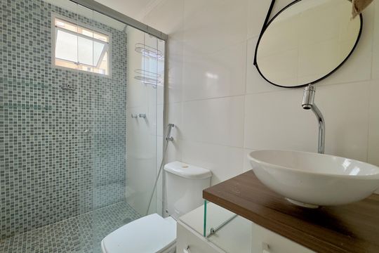 Banheiro de apartamento para alugar com 2 quartos, 45m² em Ponte Grande, Guarulhos