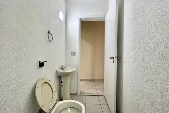 Banheiro de apartamento para alugar com 1 quarto, 50m² em Vila Clementino, São Paulo