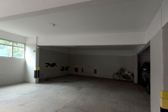 Área Comum - Garagem Demarcada de apartamento para alugar com 2 quartos, 105m² em Aparecida, Santos