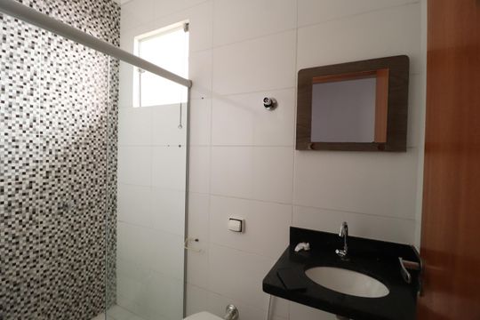 Banheiro Social de casa para alugar com 2 quartos, 50m² em Residencial Integração, Uberlândia