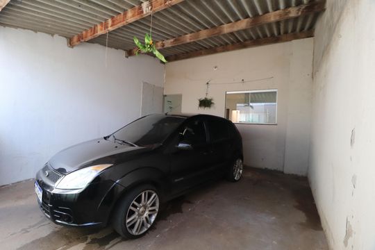 Garagem de casa para alugar com 2 quartos, 50m² em Residencial Integração, Uberlândia