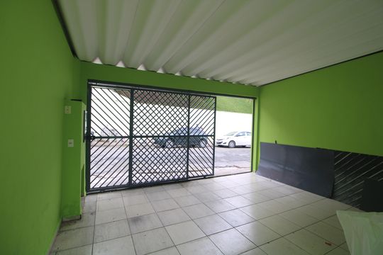 Garagem de casa para alugar com 3 quartos, 115m² em Interlagos, São Paulo