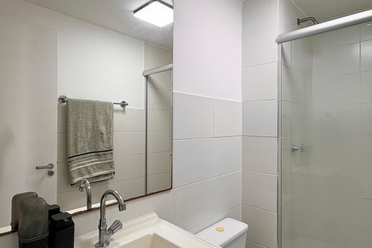 Banheiro de apartamento à venda com 2 quartos, 45m² em Jardim Iris, São Paulo
