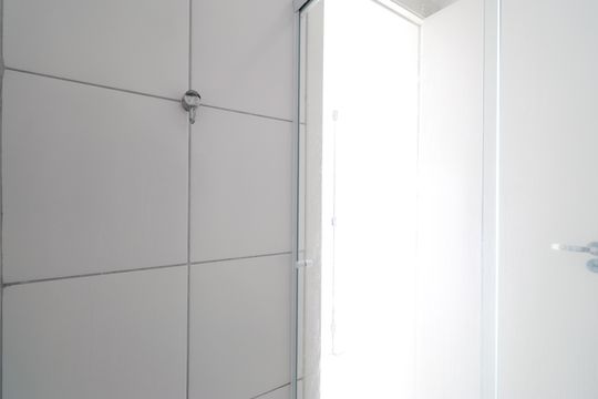 Banheiro  de apartamento para alugar com 2 quartos, 42m² em Várzea da Barra Funda, São Paulo