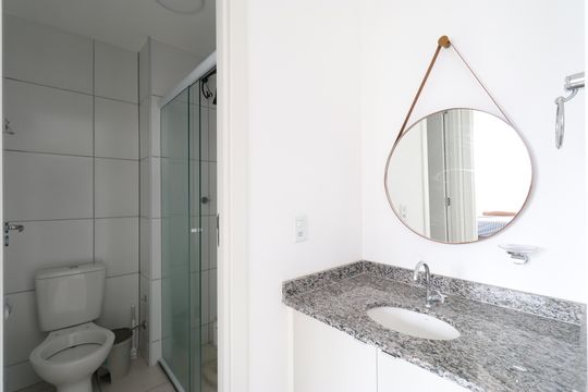 Banheiro  de apartamento para alugar com 2 quartos, 42m² em Várzea da Barra Funda, São Paulo