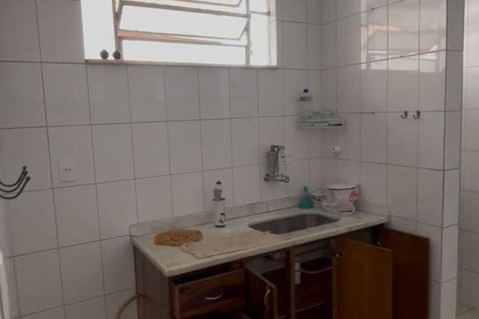 Cozinha de apartamento à venda com 2 quartos, 45m² em Santa Tereza, Belo Horizonte