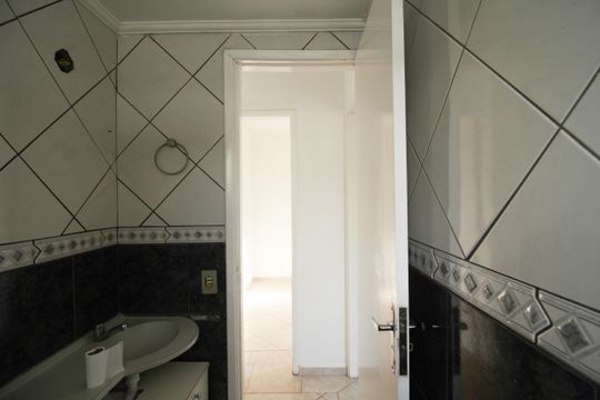 Banheiro de apartamento para alugar com 2 quartos, 53m² em Vila Pirituba, São Paulo