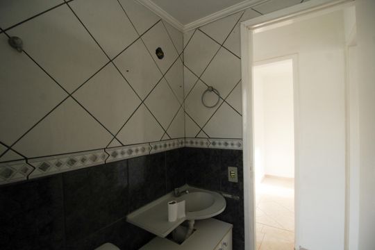 Banheiro de apartamento para alugar com 2 quartos, 53m² em Vila Pirituba, São Paulo