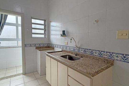 Cozinha  de apartamento para alugar com 1 quarto, 80m² em Boqueirão, Santos