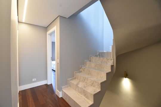 Corredor de casa de condomínio à venda com 3 quartos, 266m² em Ahú, Curitiba
