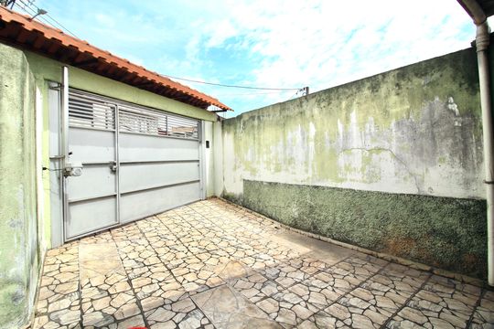 Garagem  de casa para alugar com 1 quarto, 68m² em Vila Cristina, Ferraz de Vasconcelos