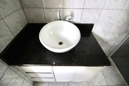 Banheiro 1 de casa para alugar com 1 quarto, 68m² em Vila Cristina, Ferraz de Vasconcelos