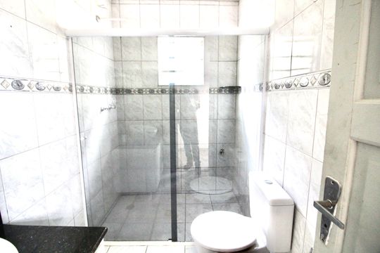 Banheiro 1 de casa para alugar com 1 quarto, 68m² em Vila Cristina, Ferraz de Vasconcelos