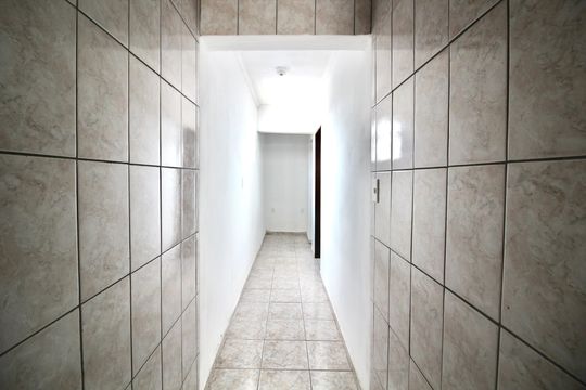 Corredor  de casa para alugar com 1 quarto, 68m² em Vila Cristina, Ferraz de Vasconcelos