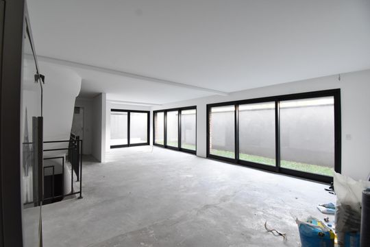 Casa de Condomínio à venda com 3 quartos, 266m² em Ahú, Curitiba