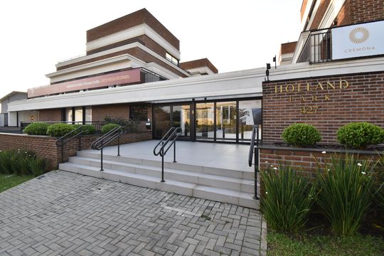 Fachada de casa de condomínio à venda com 3 quartos, 266m² em Ahú, Curitiba
