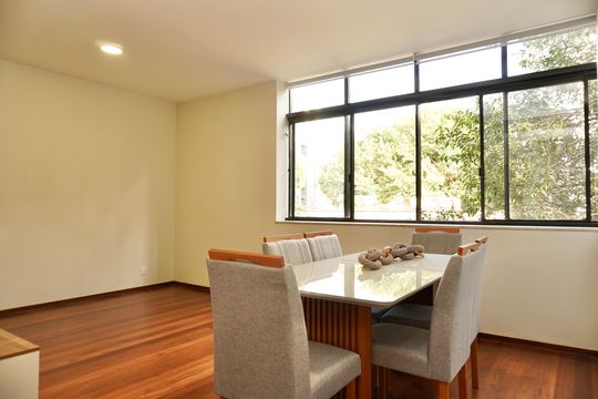 Sala  de apartamento para alugar com 3 quartos, 95m² em Sion, Belo Horizonte