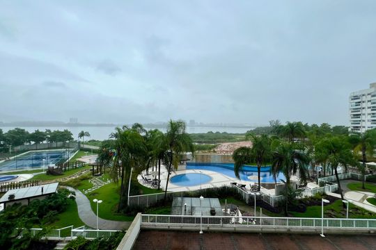 Vista de apartamento à venda com 2 quartos, 82m² em Barra da Tijuca, Rio de Janeiro