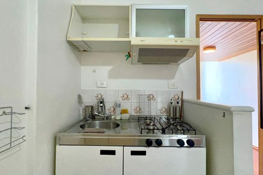 Cozinha de apartamento para alugar com 1 quarto, 45m² em Jardins, São Paulo